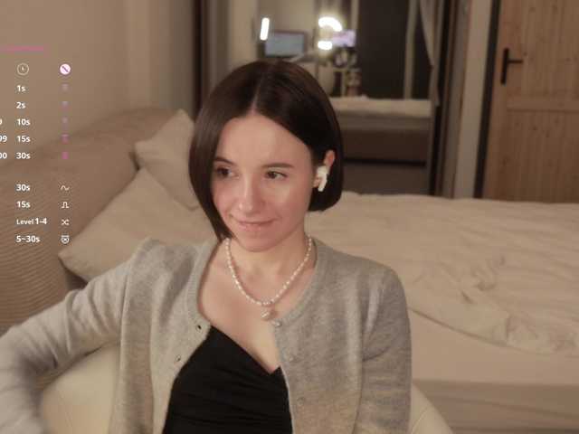 -FemaleEssence- live cam