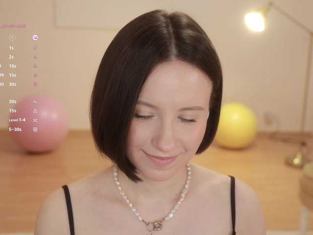 -FemaleEssence-'s BongaCams show and profile