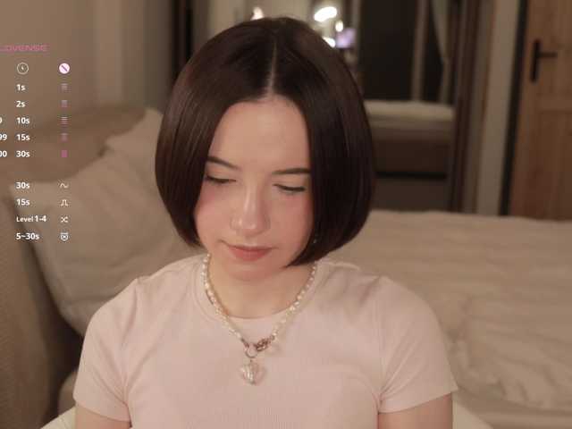 -FemaleEssence-'s BongaCams show and profile