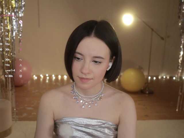 -FemaleEssence-'s BongaCams show and profile