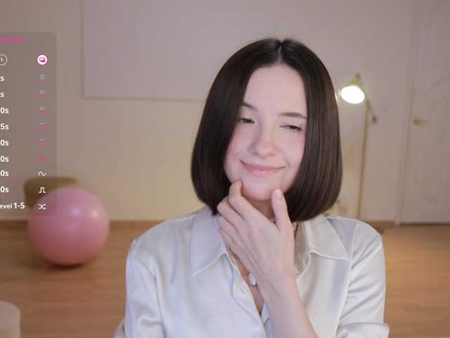 -FemaleEssence- from BongaCams is Freechat