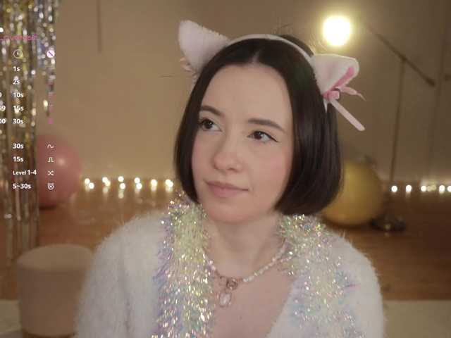 -FemaleEssence-'s BongaCams show and profile