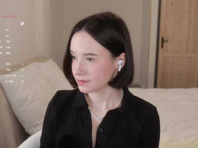 -FemaleEssence-'s BongaCams show and profile
