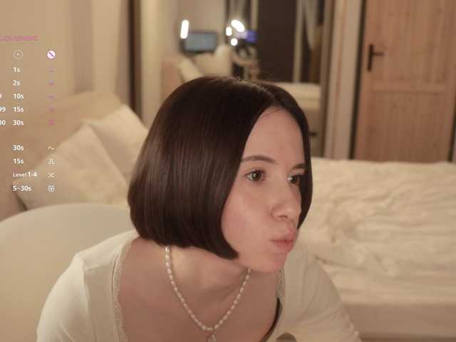 -FemaleEssence-'s BongaCams show and profile