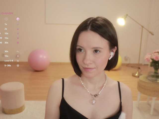 -FemaleEssence-'s BongaCams show and profile