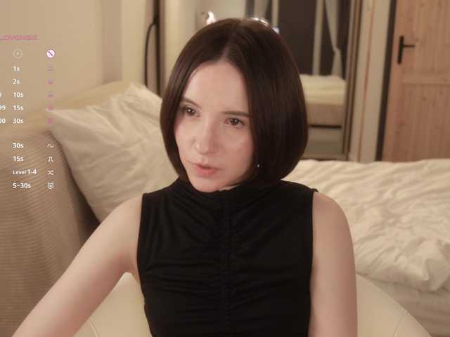 -FemaleEssence-'s BongaCams show and profile