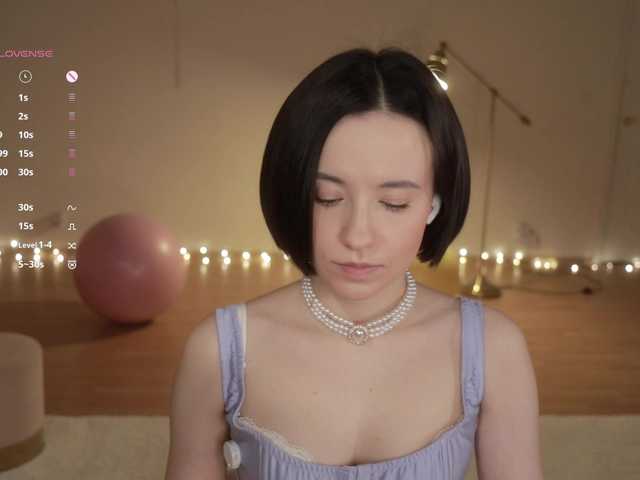 -FemaleEssence-'s BongaCams show and profile