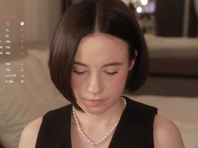 -FemaleEssence- live cam profile