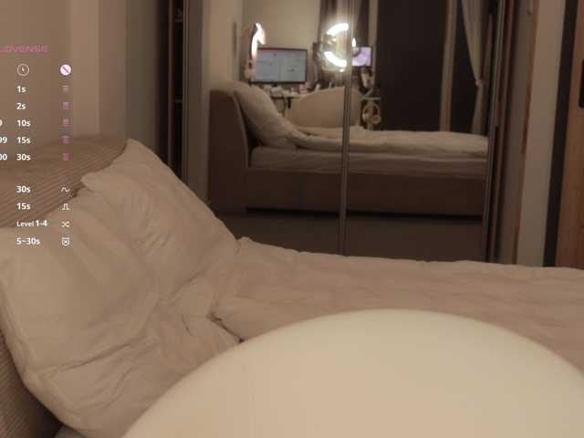 -FemaleEssence-'s BongaCams show and profile