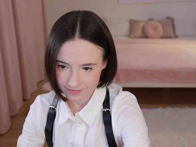 MissEssie webcam