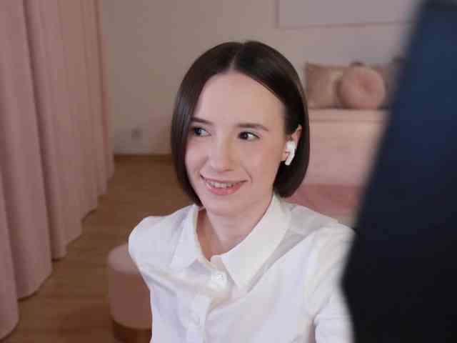 MissEssie webcam