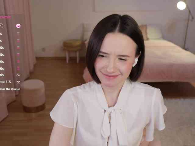 MissEssie webcam