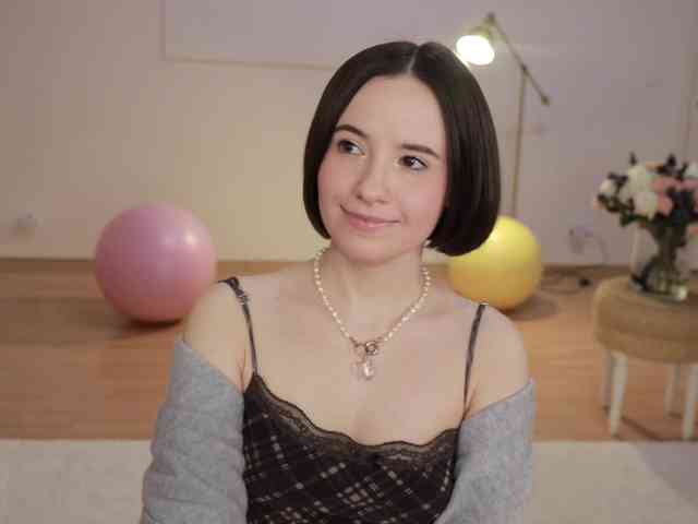 -FemaleEssence- Live Webcam on BongaCams