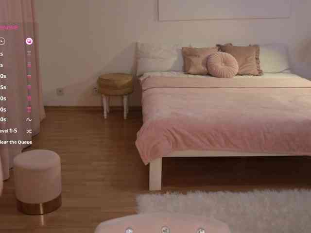 MissEssie webcam
