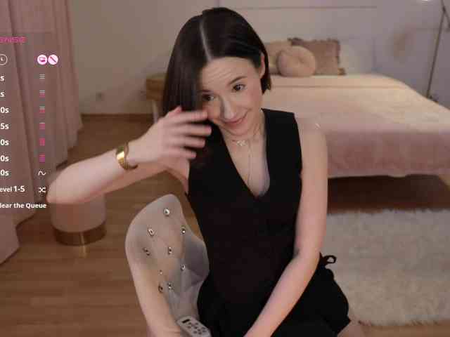 -FemaleEssence- Live Webcam on BongaCams