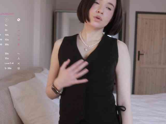 -FemaleEssence- Live Webcam on BongaCams