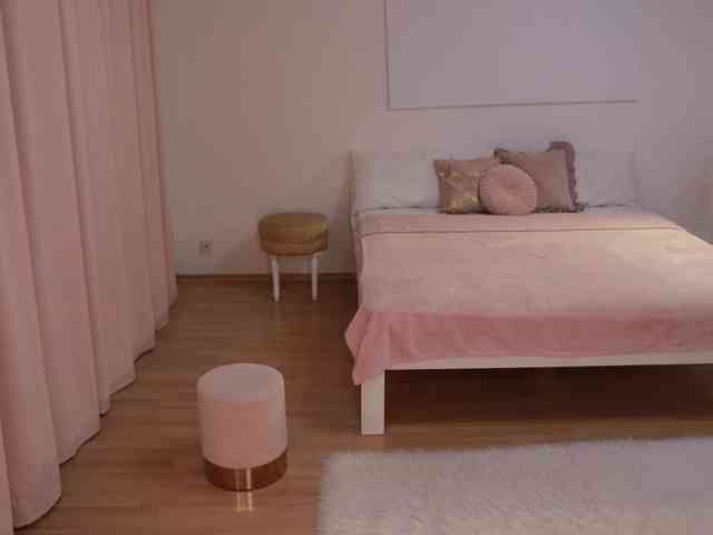 MissEssie webcam