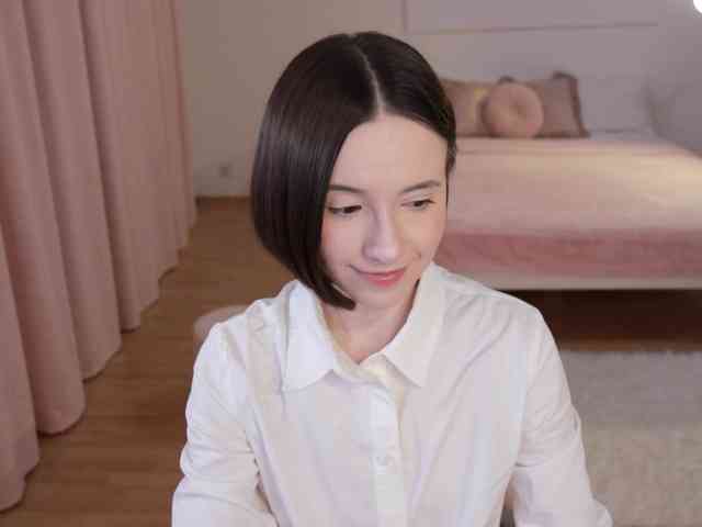 nude web cam -FemaleEssence-