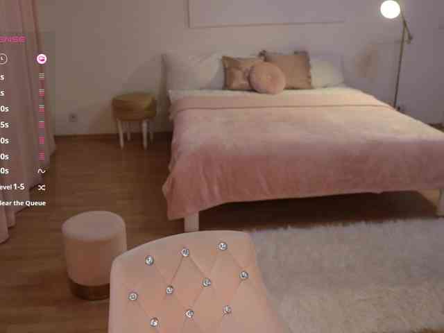 MissEssie webcam