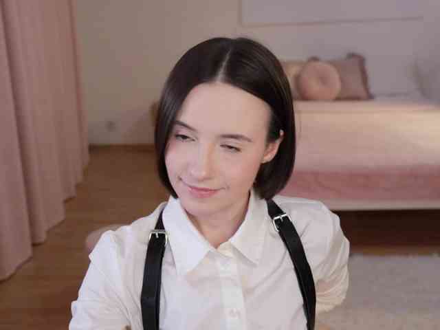 nude web cam -FemaleEssence-