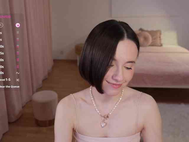 nude cam -FemaleEssence-