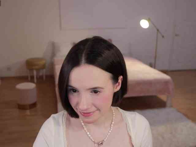 MissEssie webcam