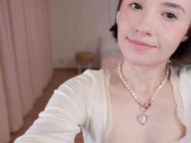 MissEssie webcam