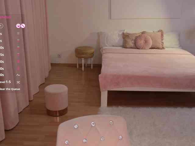 MissEssie webcam