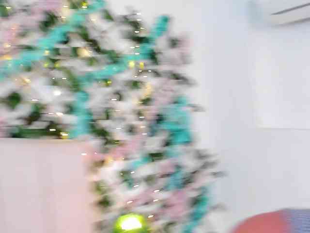 KhendraOwen webcam