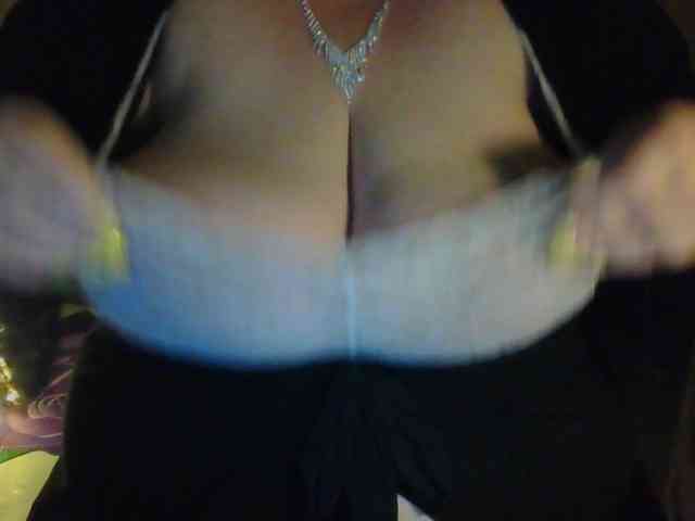 Zlaya_Mama5 webcam