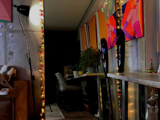 Na-izi's BongaCams show and profile