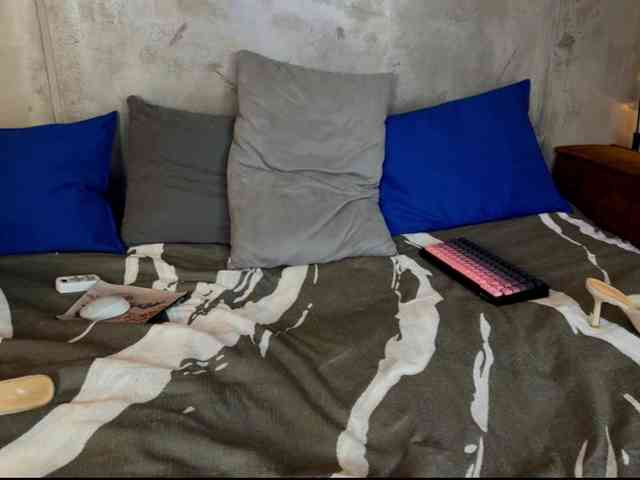 Na-izi Live Webcam on BongaCams