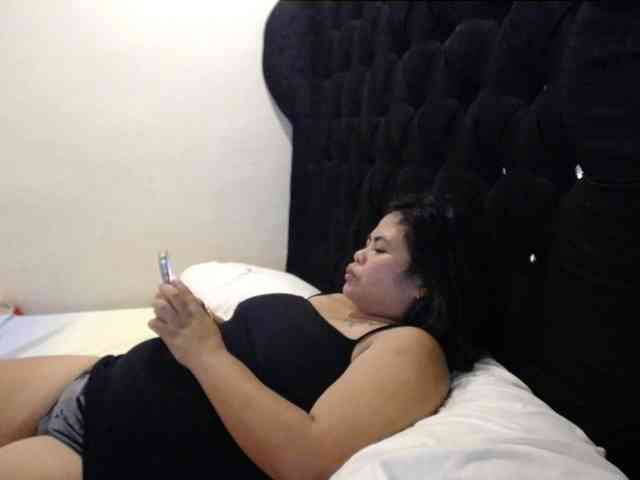 Asianbigbuttyboobs webcam