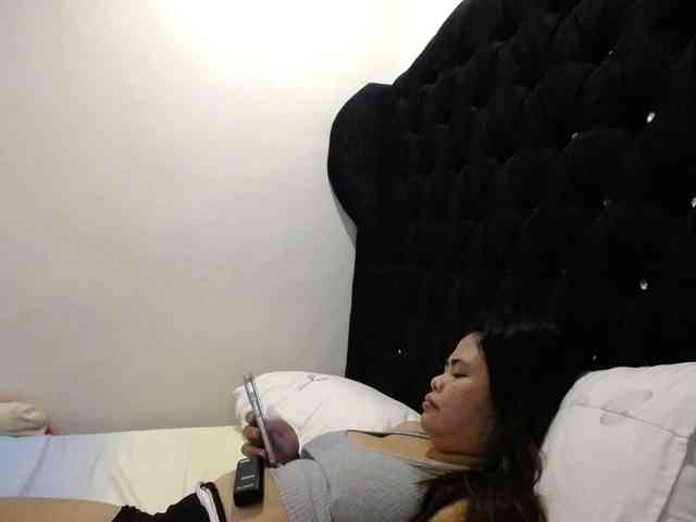 Asianbigbuttyboobs webcam