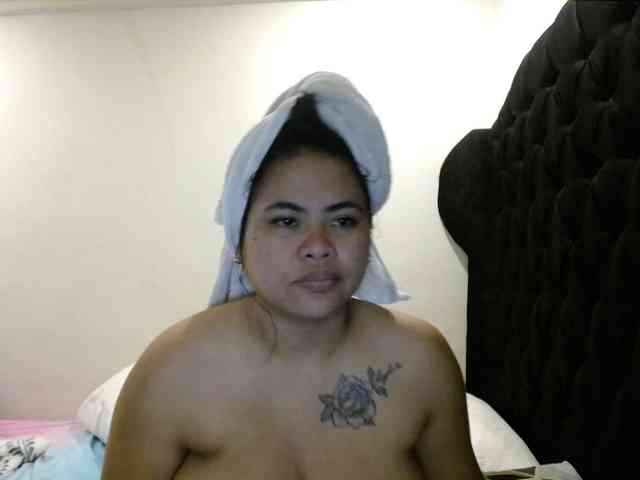 Asianbigbuttyboobs webcam