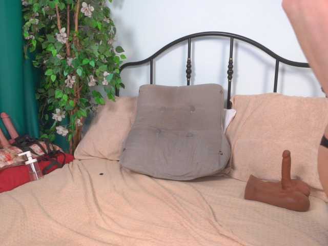 IsadoraDunkan — My lovense is on!lets have some sexiting fun:)make me wet with my favourite numbers 40,56,149,177,333 #mature #milf #blonde #bigboobs #mistress #lovense #strapon