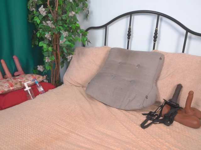 IsadoraDunkan's BongaCams show and profile