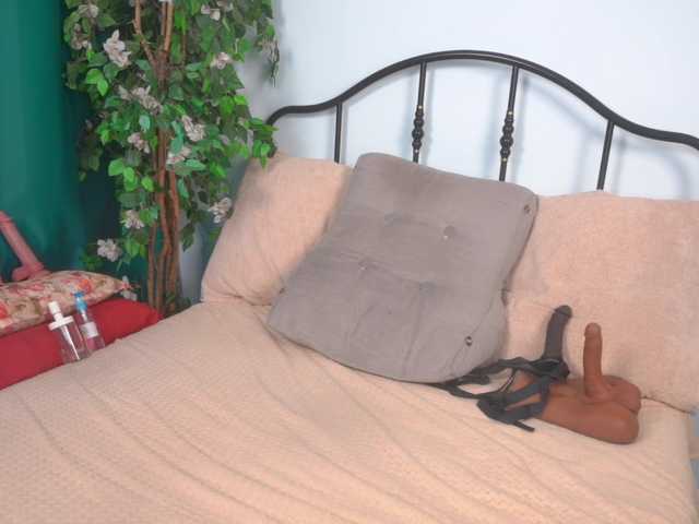 IsadoraDunkan's BongaCams show and profile