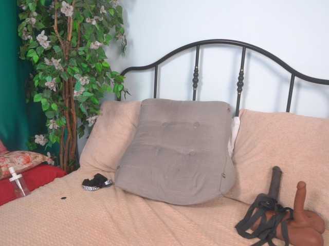 IsadoraDunkan's BongaCams show and profile