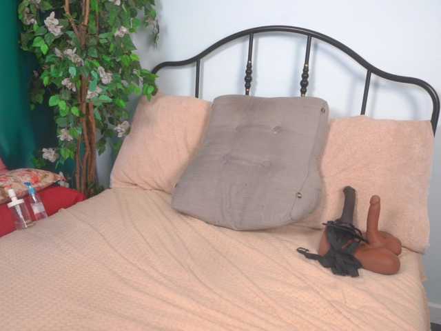 IsadoraDunkan's BongaCams show and profile