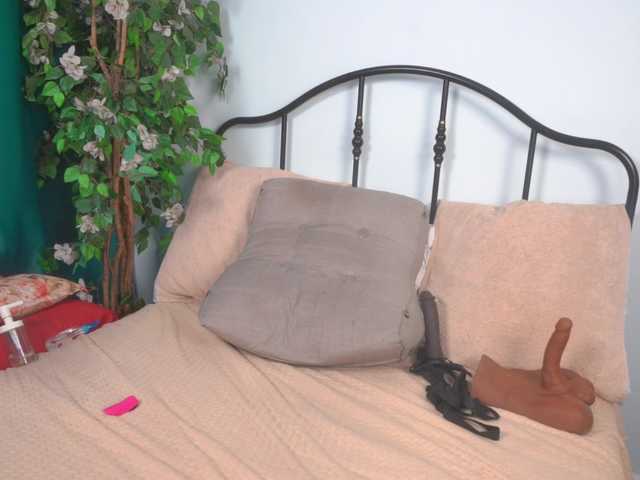 IsadoraDunkan's BongaCams show and profile