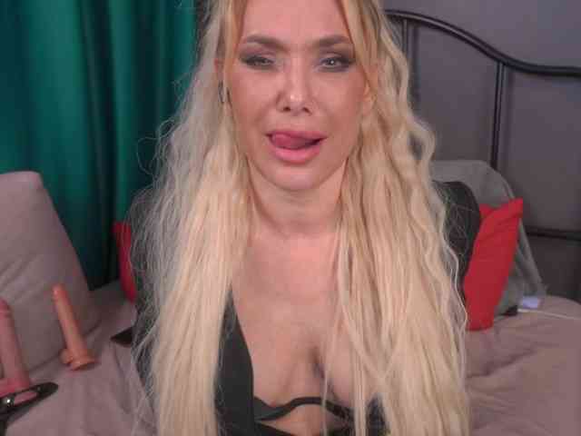 IsadoraDunkan Live Webcam on BongaCams