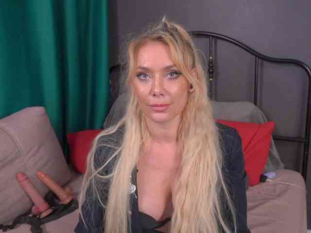 IsadoraDunkan Live Webcam on BongaCams