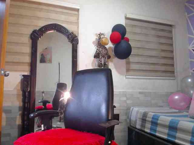 shantal-loic Live Webcam on BongaCams