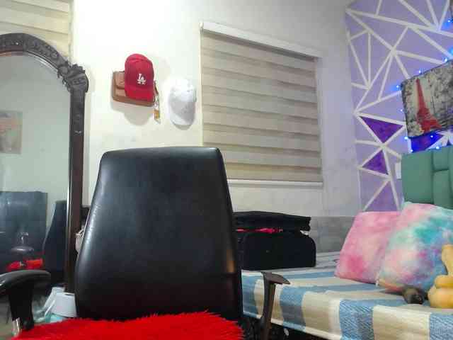 shantal-loic Live Webcam on BongaCams
