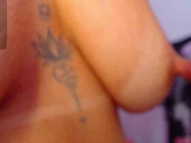 arianagonzale webcam