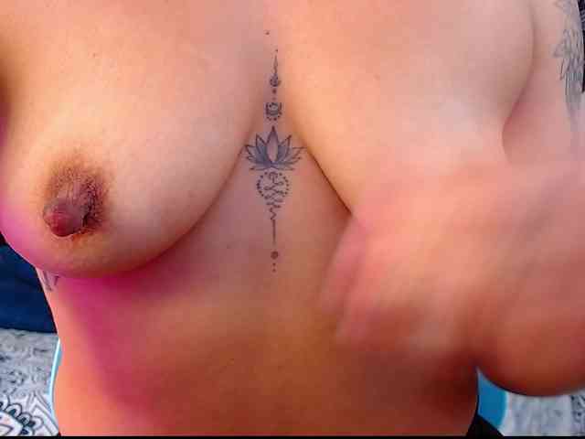 arianagonzale webcam