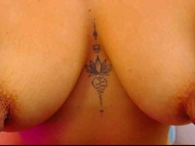 arianagonzale webcam