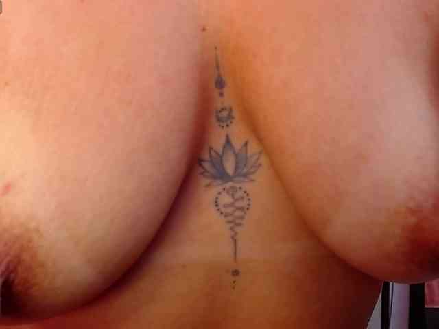 arianagonzale webcam