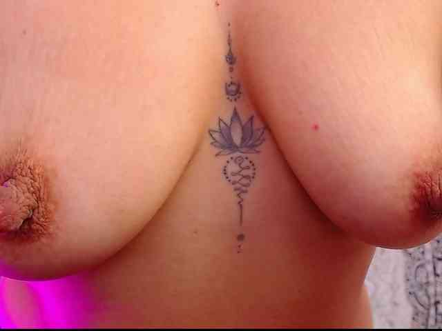 arianagonzale webcam